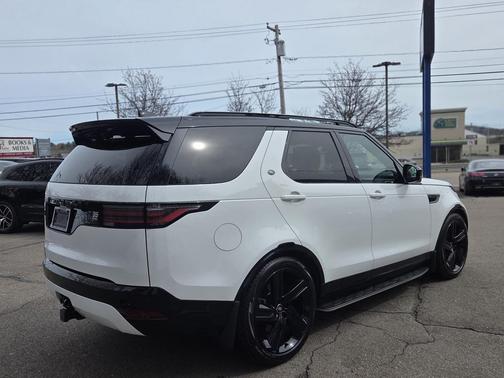 2025 Land Rover Discovery Dynamic SE