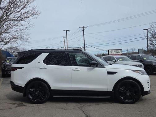 2025 Land Rover Discovery Dynamic SE