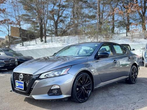 2022 Nissan Altima 2.5 SR