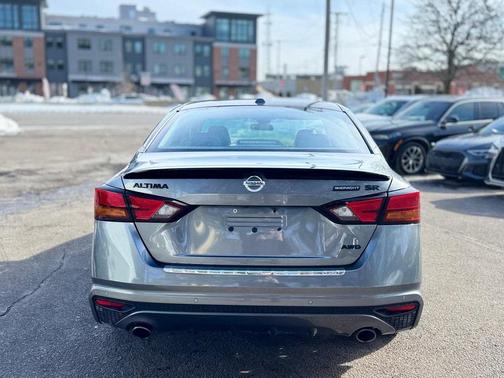 2022 Nissan Altima 2.5 SR