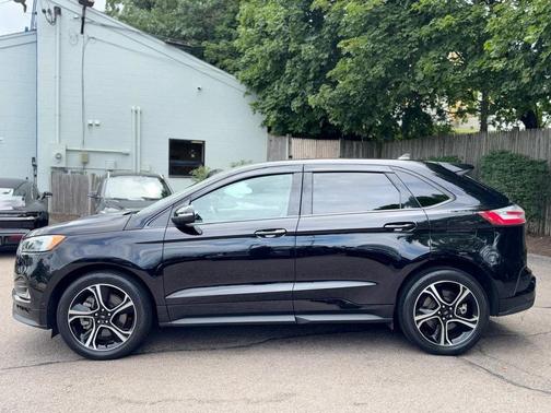 2022 Ford Edge ST