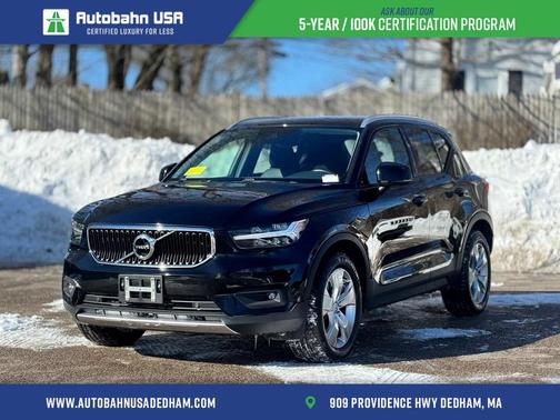 2021 Volvo XC40 T5 Momentum