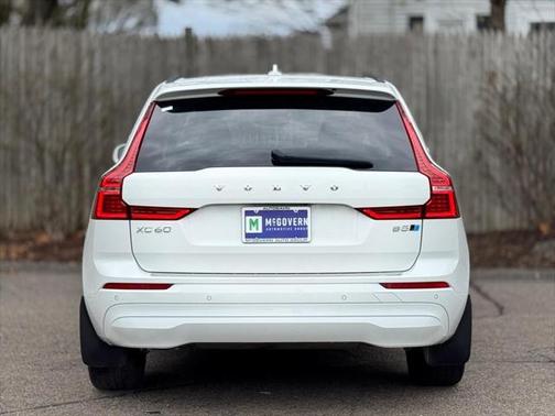 2022 Volvo XC60 B5 Momentum