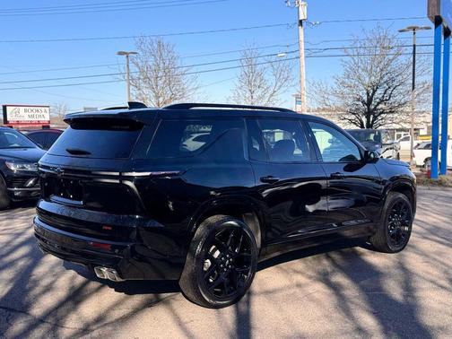 Mosaic Black Metallic 2024 Chevrolet Traverse RS