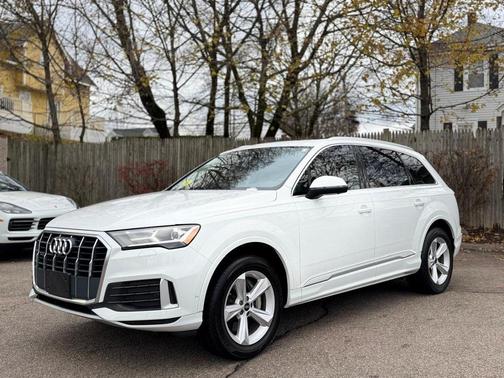 2022 Audi Q7 45 Premium