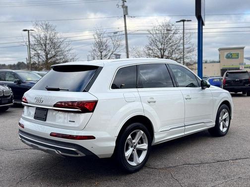 2022 Audi Q7 45 Premium
