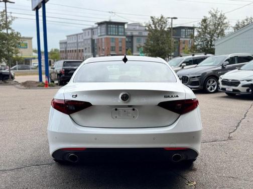 2017 Alfa Romeo Giulia Ti