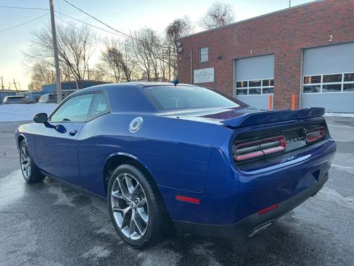 2022 Dodge Challenger SXT