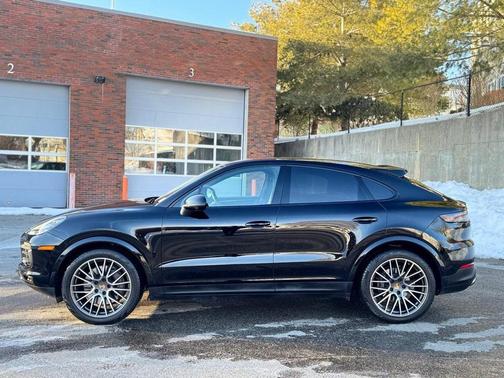 2022 Porsche Cayenne S