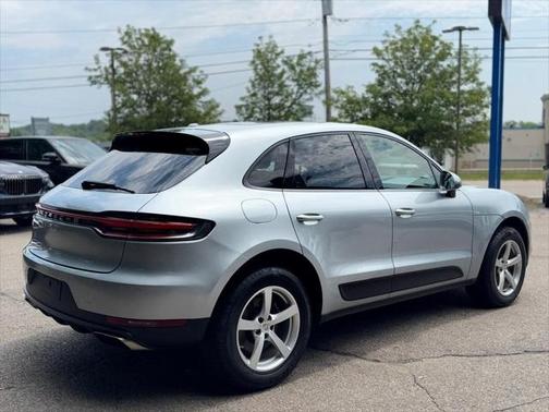 2021 Porsche Macan Base