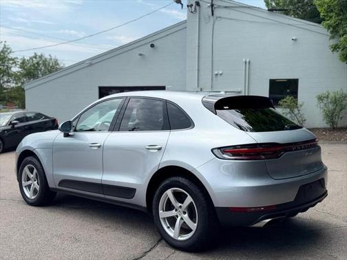2021 Porsche Macan Base