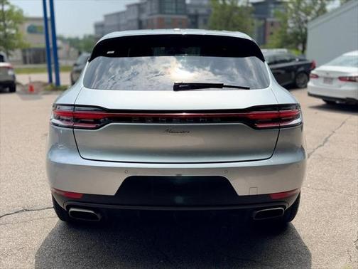 2021 Porsche Macan Base