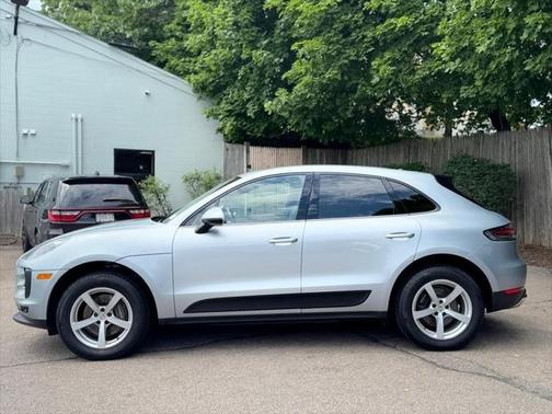 2021 Porsche Macan Base
