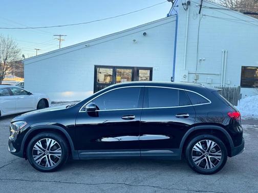 2025 Mercedes-Benz GLA 250 4MATIC