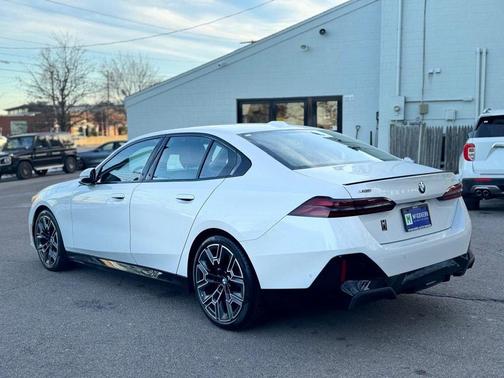 2024 BMW 530 530i xDrive