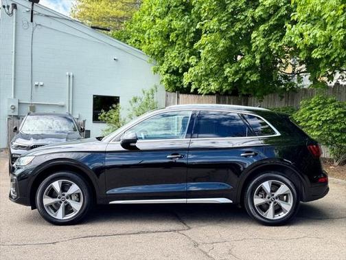 2023 Audi Q5 40 Premium Plus