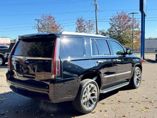 2017 Cadillac Escalade Luxury