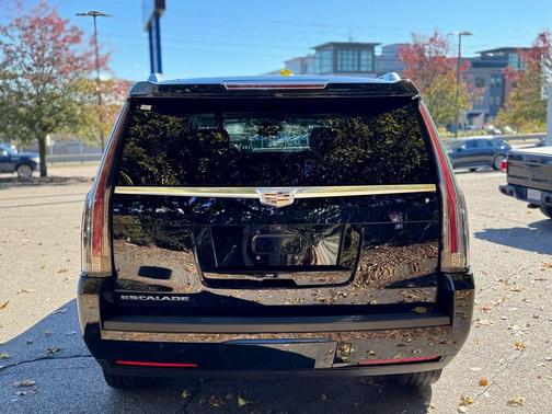 2017 Cadillac Escalade Luxury