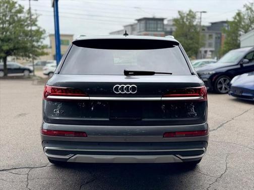 2022 Audi Q7 45 Premium