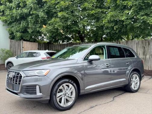 2022 Audi Q7 45 Premium
