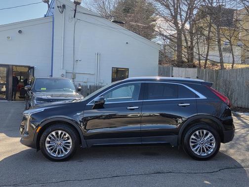 2025 Cadillac XT4 Premium Luxury