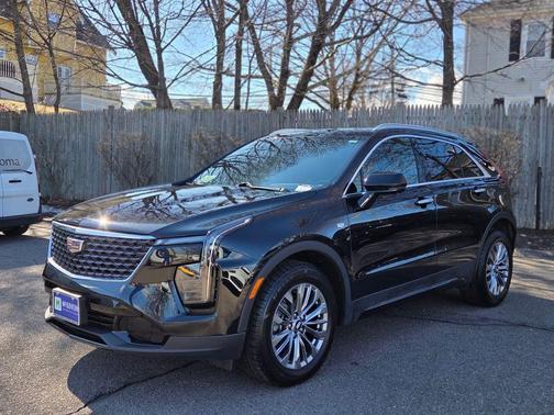 Stellar Black Metallic 2025 Cadillac XT4 Premium Luxury