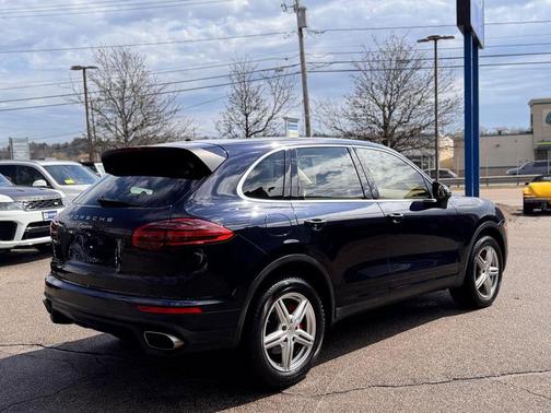 Moonlight Blue 2016 Porsche Cayenne