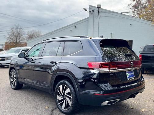 2024 Volkswagen Atlas 2.0T SE w/Technology 4MOTION