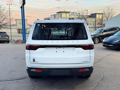 2022 Jeep Wagoneer Series III