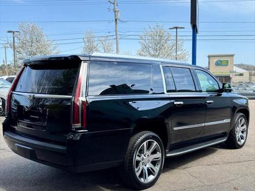 2016 Cadillac Escalade ESV Luxury