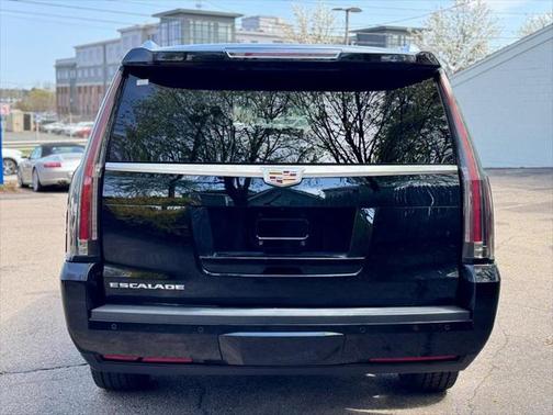 2016 Cadillac Escalade ESV Luxury