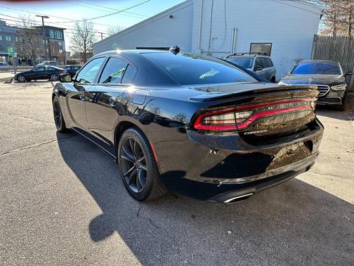 Photo 3 of 30 of 2015 Dodge Charger R/T