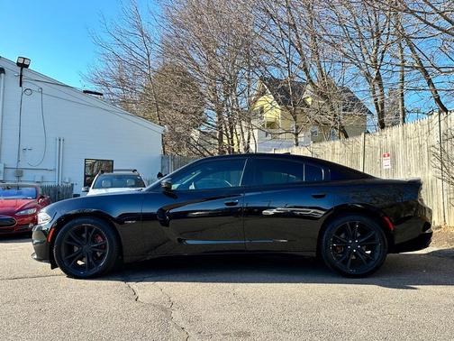 Photo 2 of 30 of 2015 Dodge Charger R/T