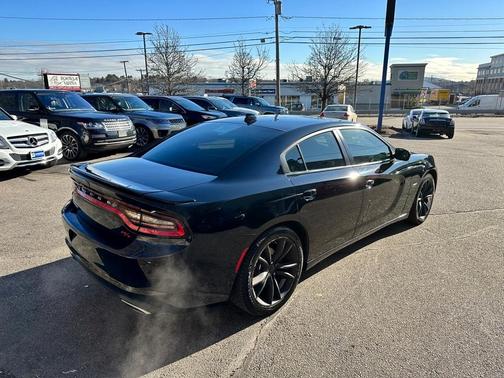Photo 5 of 30 of 2015 Dodge Charger R/T