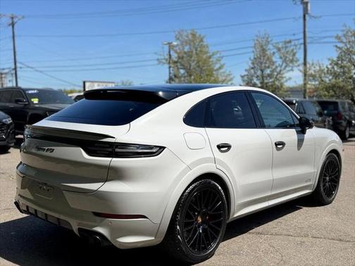 2022 Porsche Cayenne GTS