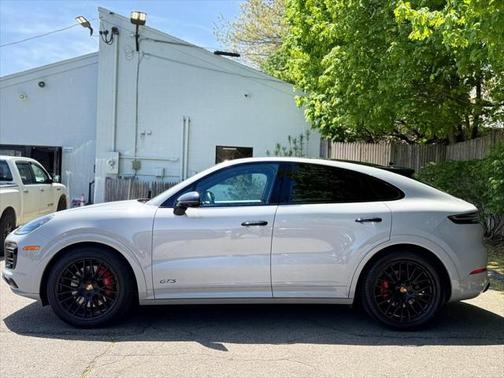 2022 Porsche Cayenne GTS