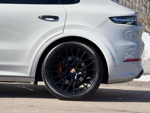 2022 Porsche Cayenne GTS