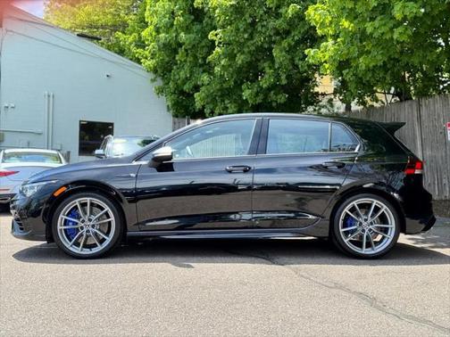 2024 Volkswagen Golf R 2.0T Manual