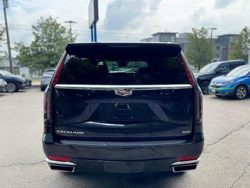 2022 Cadillac Escalade ESV Premium Luxury