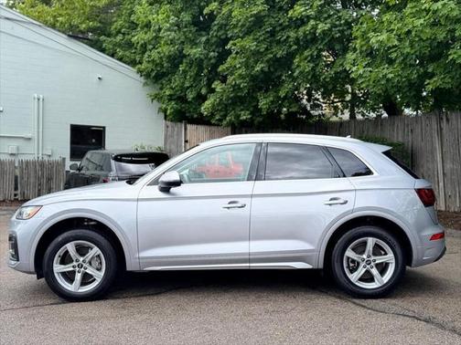 2022 Audi Q5 40 Premium