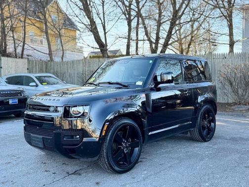 2023 Land Rover Defender V8