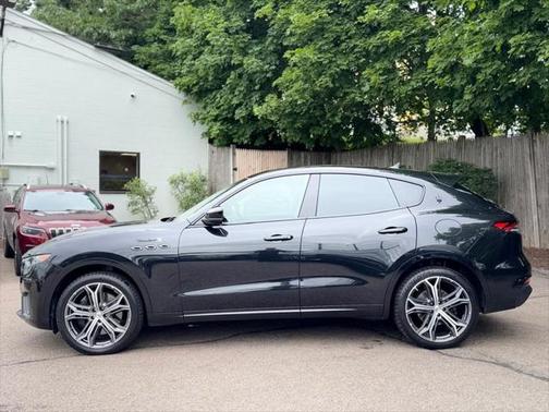 2022 Maserati Levante Modena S