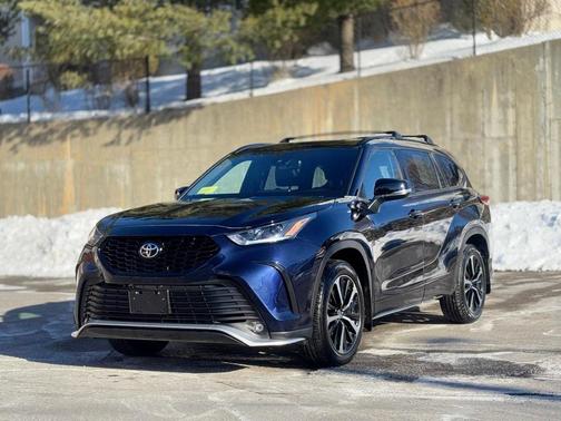 2022 Toyota Highlander XSE