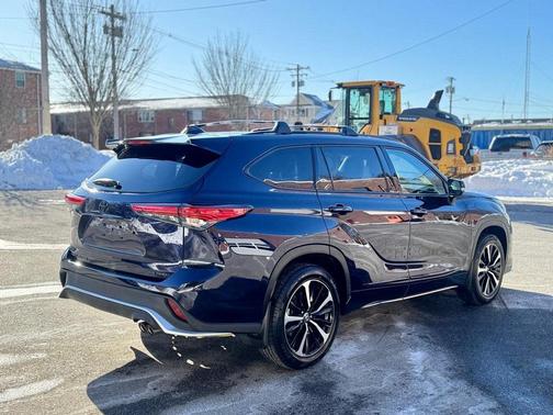 2022 Toyota Highlander XSE