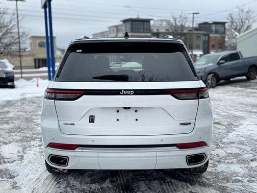 2022 Jeep Grand Cherokee 4xe Summit Reserve