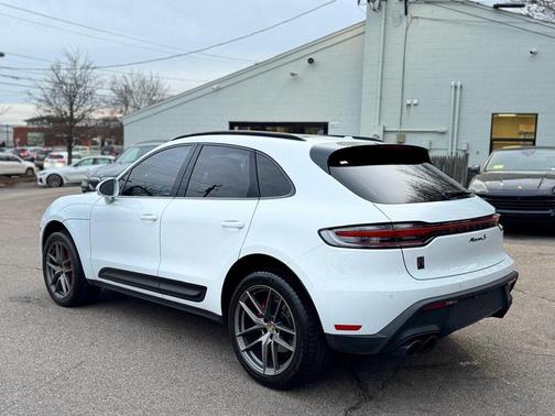 2022 Porsche Macan S