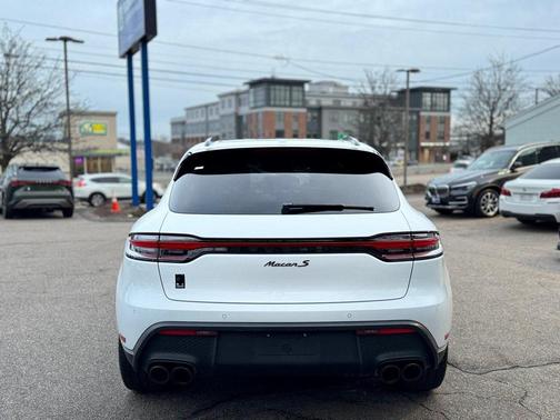 2022 Porsche Macan S