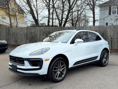 2022 Porsche Macan S