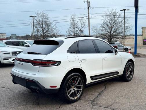 2022 Porsche Macan S