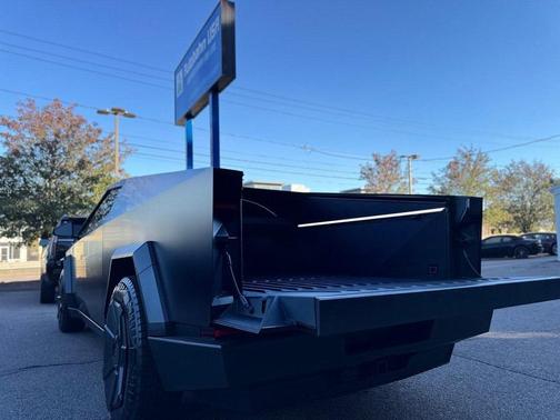 2024 Tesla Cybertruck Cyberbeast
